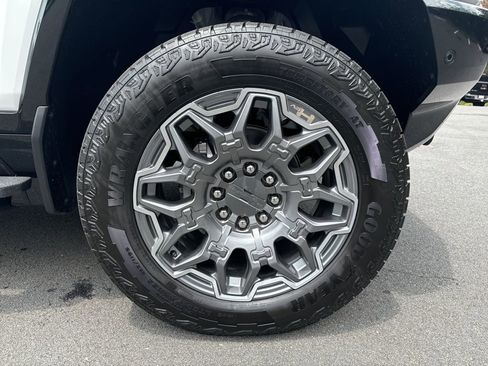 New 2025 GMC Hummer EV 3X image 9