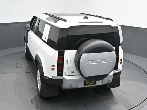 Used 2022 Land Rover Defender 110 SE AWD/4WD image 34