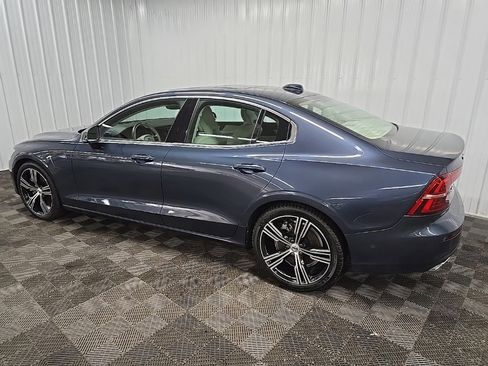 Used 2019 Volvo S60 T8 Inscription image 4