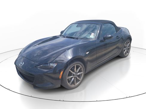 Used 2023 MAZDA MX-5 Miata Grand Touring RWD image 3
