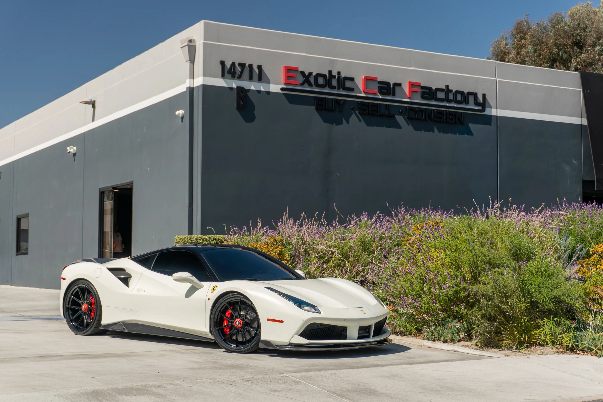 Used 2018 Ferrari 488 GTB RWD image 1