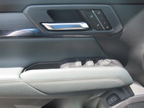 New 2027 GMC Terrain AT4 w/ Convenience Package III AWD/4WD image 20