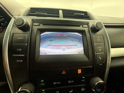 Used 2015 Toyota Camry SE FWD image 14