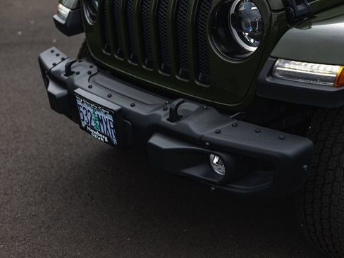 Used 2023 Jeep Wrangler Freedom Edition image 13