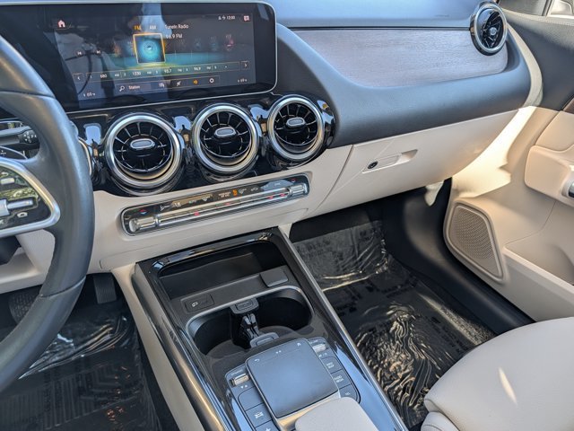 Used 2021 Mercedes-Benz GLA 250 4MATIC w/ Premium Package image 24