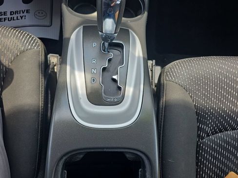 Used 2020 Dodge Journey SE w/ SE Popular Equipment Group FWD image 33