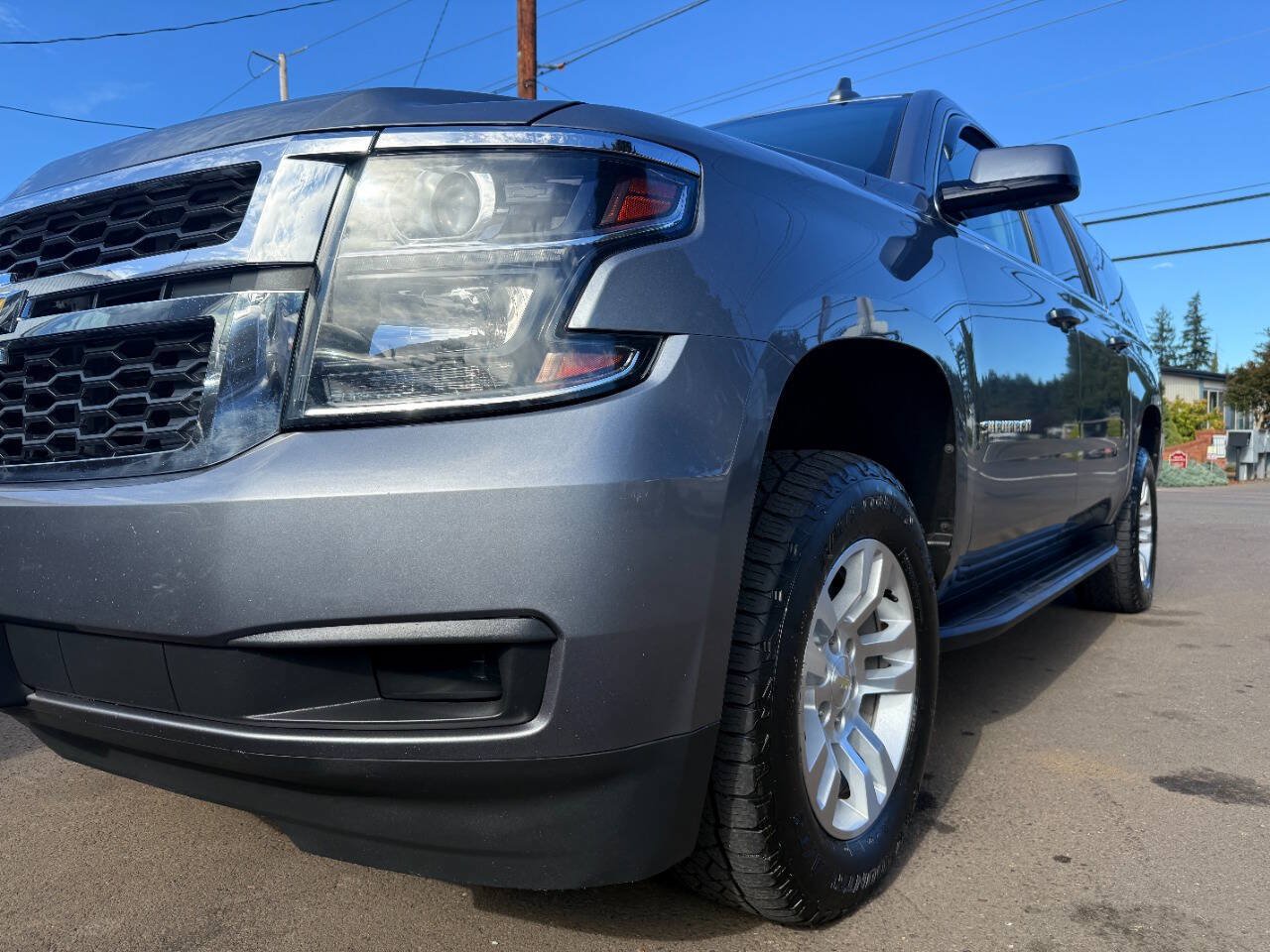 Used 2019 Chevrolet Suburban LT AWD/4WD image 13