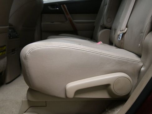 Used 2009 Toyota Highlander Limited image 25