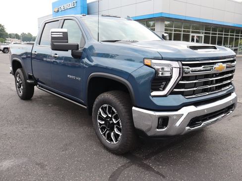 New 2026 Chevrolet Silverado 2500 LTZ w/ LTZ Convenience Package AWD/4WD image 2