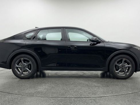 Used 2025 Kia K4 LXS image 11