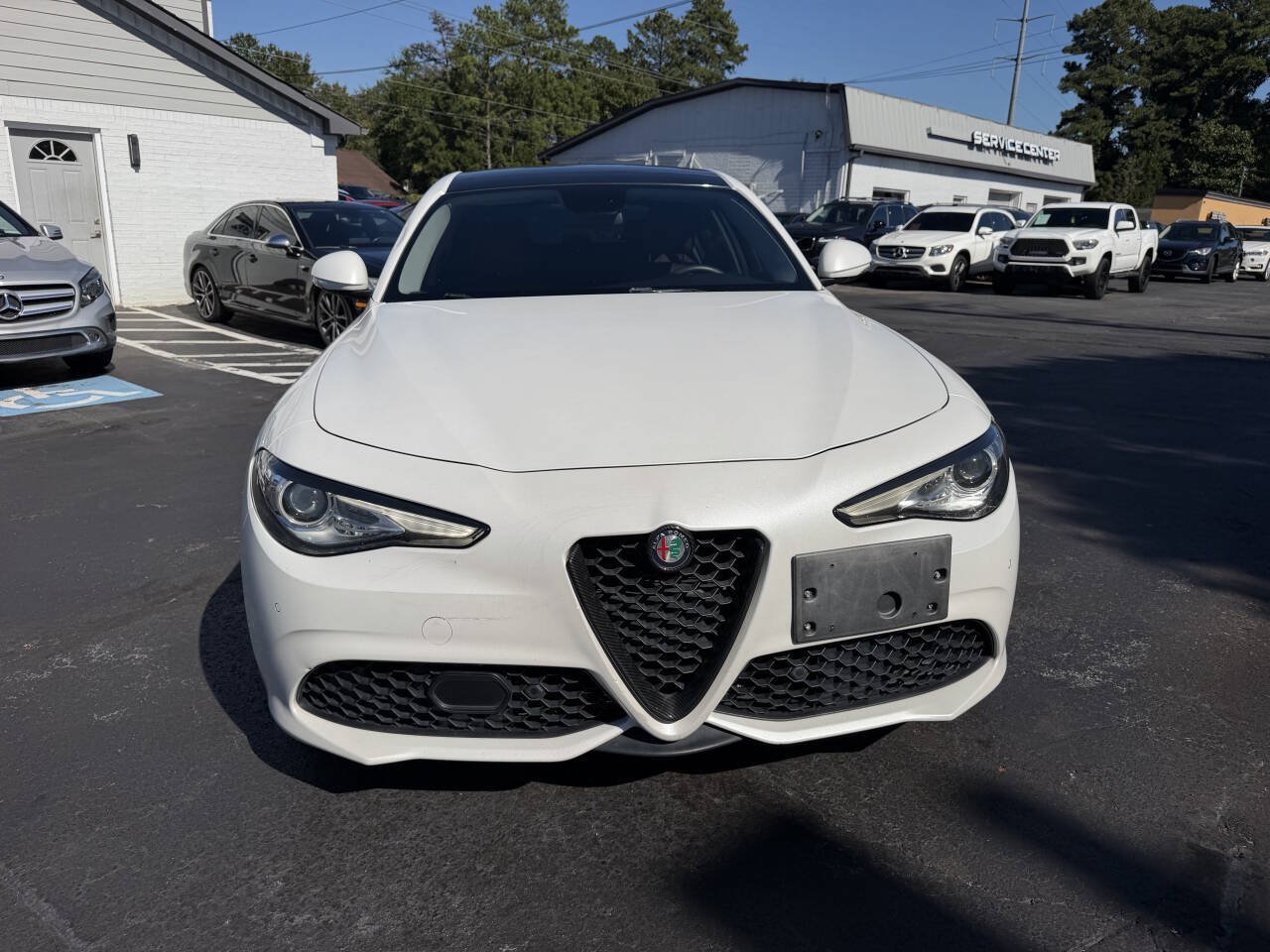 Used 2017 Alfa Romeo Giulia Ti w/ TI 19" Sport Package AWD/4WD image 2