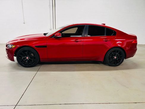 Used 2017 Jaguar XE Prestige AWD/4WD image 5