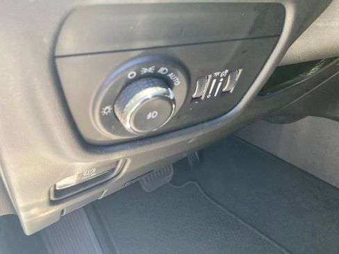 Used 2023 Jeep Grand Cherokee Summit AWD/4WD image 16
