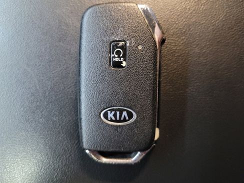 Used 2021 Kia Sorento S image 32