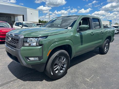 Used 2025 Nissan Frontier SV w/ SV Convenience Package AWD/4WD image 4