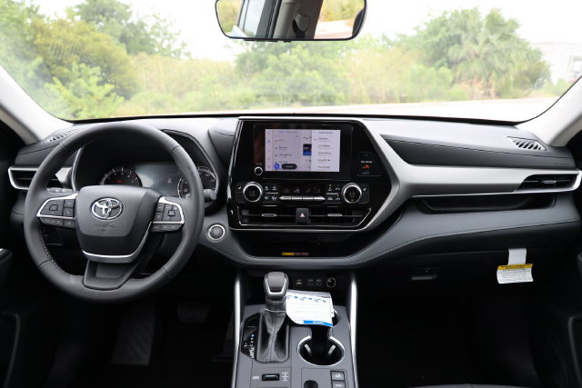New 2026 Toyota Highlander XLE AWD/4WD image 30