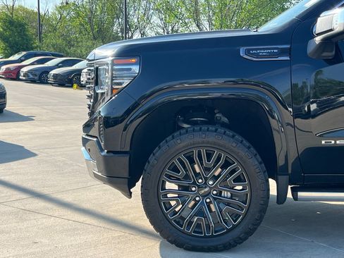 Used 2025 GMC Sierra 1500 Denali Ultimate AWD/4WD image 9