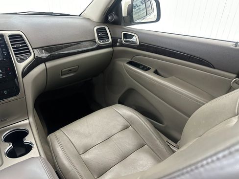 Used 2011 Jeep Grand Cherokee Laredo image 18