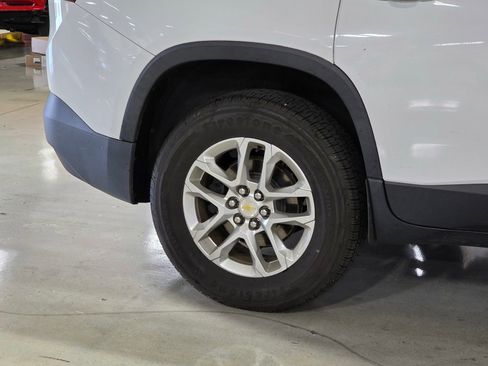 Used 2019 Chevrolet Traverse LT image 9