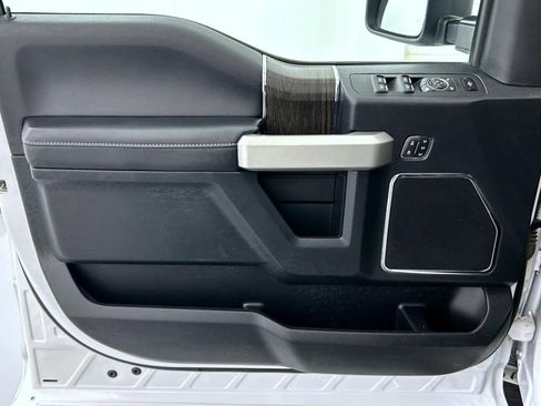 Used 2020 Ford F250 Lariat image 9