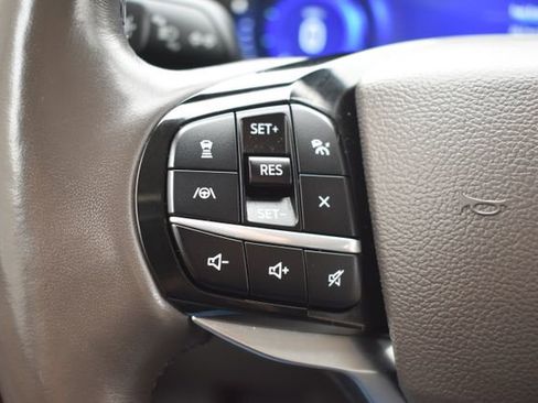 Used 2022 Ford Explorer Platinum w/ Equipment Group 601A AWD/4WD image 25