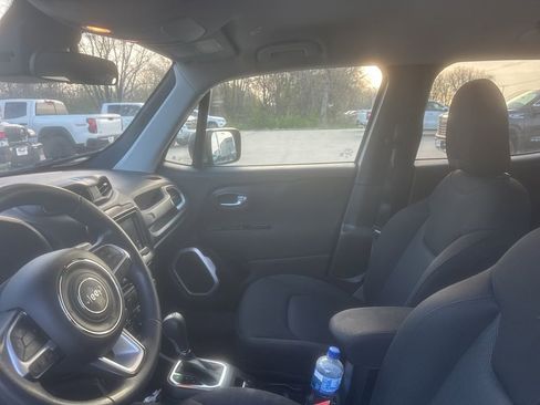 Used 2018 Jeep Renegade Sport w/ Power & Air Group image 18