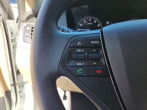 Used 2017 Hyundai Sonata SE image 12