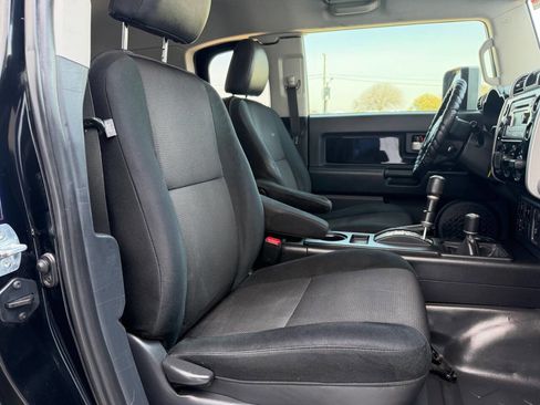 Used 2011 Toyota FJ Cruiser 4WD w/ Upgrade Pkg image 15