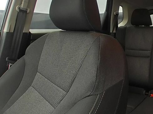 Used 2025 Nissan Rogue SV FWD image 9