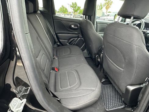 Certified 2022 Jeep Renegade Latitude image 19