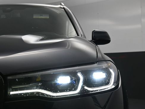 Used 2021 BMW X7 M50i w/ Executive Package image 12
