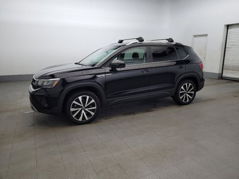 Used 2022 Volkswagen Taos SE image 2