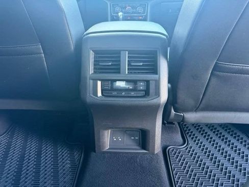 Used 2022 Volkswagen Atlas SEL R-Line AWD/4WD image 18