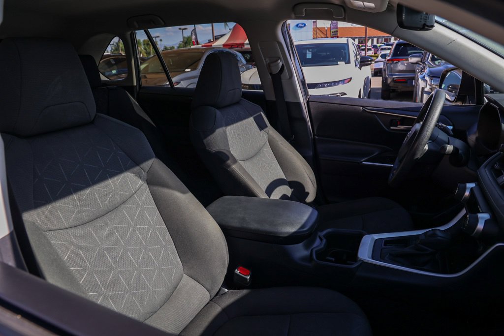 Used 2024 Toyota RAV4 XLE FWD image 22