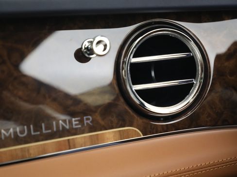 New 2026 Bentley Bentayga AWD/4WD image 28