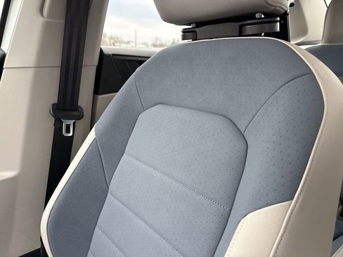 New 2026 Volkswagen Jetta SE FWD image 38