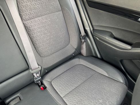 Used 2025 Kia Seltos S image 38