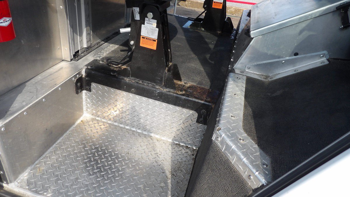 Used 2014 Ford E-350 and Econoline 350 Super Duty w/ A/C Prep Package RWD image 22