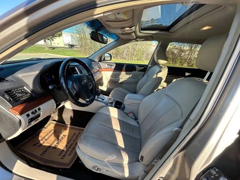 Used 2014 Subaru Outback 2.5i Limited w/ Moonroof Package AWD/4WD image 13