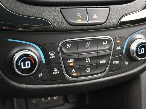 Used 2023 Chevrolet Equinox RS FWD image 20
