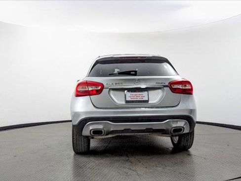 Used 2018 Mercedes-Benz GLA 250 4MATIC image 7