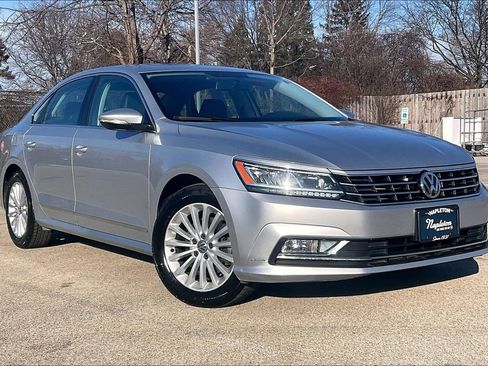 Used 2017 Volkswagen Passat 1.8T SE w/ SE Lighting Package image 35