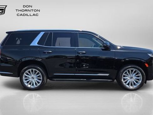 Used 2024 Cadillac Escalade Premium Luxury AWD/4WD image 6