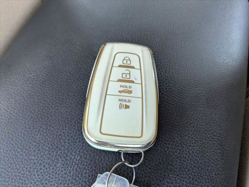 Certified 2022 Toyota RAV4 XLE w/ Convenience Package image 31