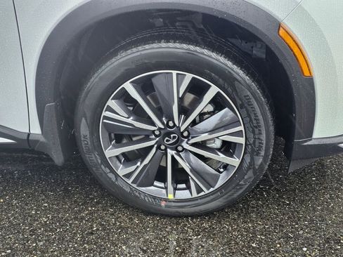 New 2026 INFINITI QX60 Luxe image 9