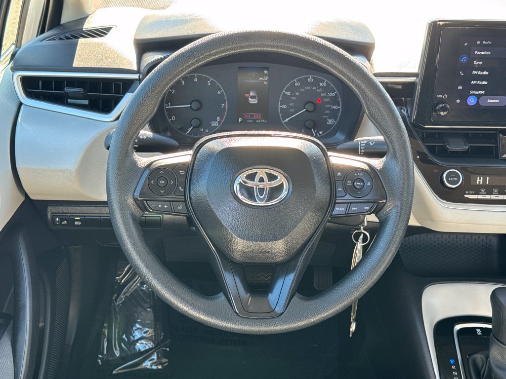 Used 2025 Toyota Corolla LE FWD image 12