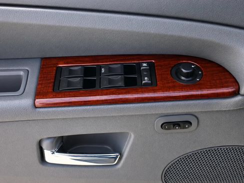 Used 2005 Jeep Grand Cherokee Limited AWD/4WD image 9