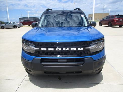 Used 2025 Ford Bronco Sport Outer Banks w/ Outer Banks Tech Package+ AWD/4WD image 9