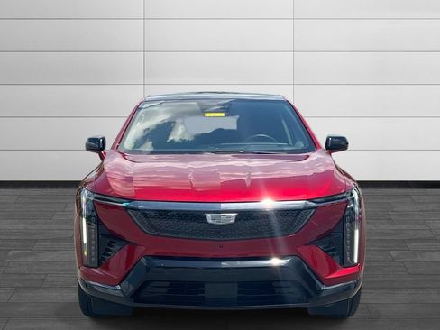 Certified 2025 Cadillac Optiq Sport 2 w/ LPO, Floor Liner Package AWD/4WD image 8