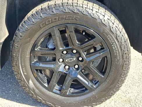 Used 2022 Chevrolet Silverado 1500 Custom Trail Boss AWD/4WD image 9